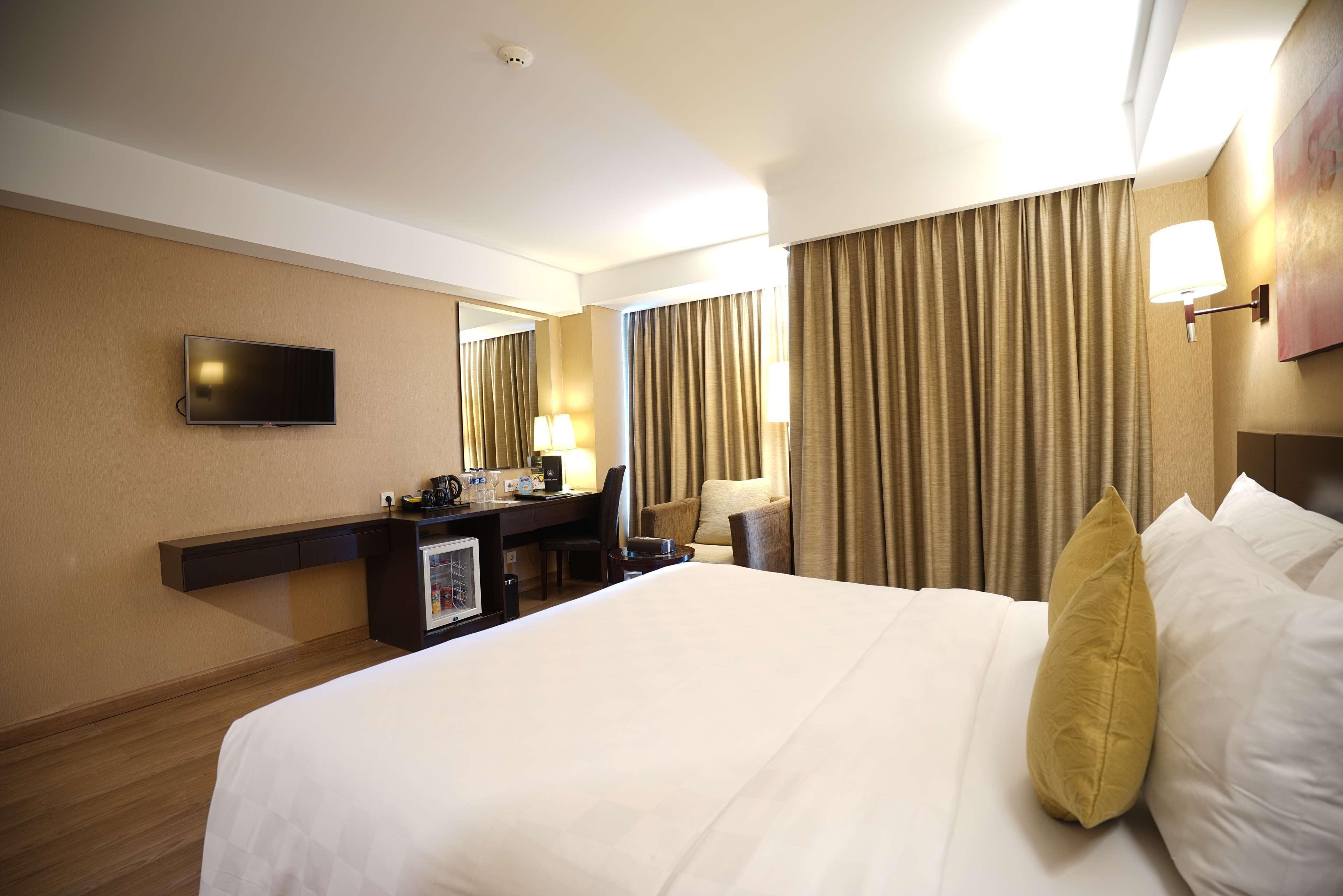 เบสต์ เวสเทิร์น พรีเมียร์ เดอะ ไฮฟ์ Hotel จาการ์ตา ภายนอก รูปภาพ