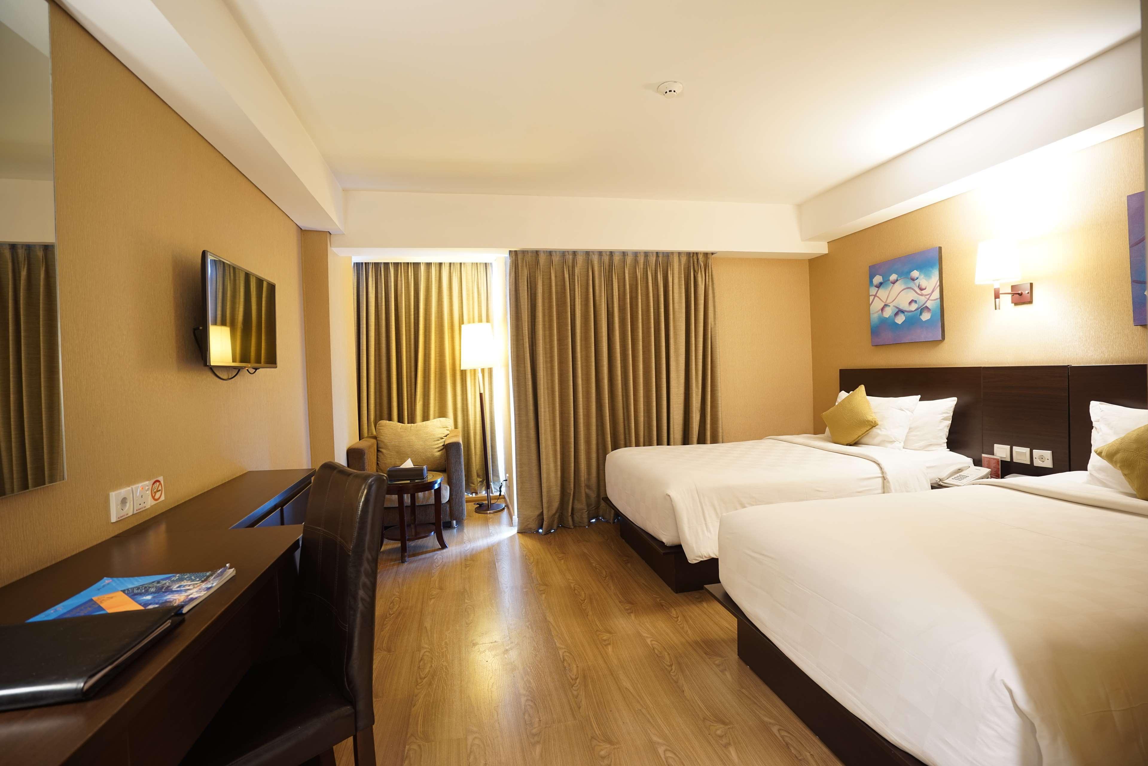 เบสต์ เวสเทิร์น พรีเมียร์ เดอะ ไฮฟ์ Hotel จาการ์ตา ภายนอก รูปภาพ