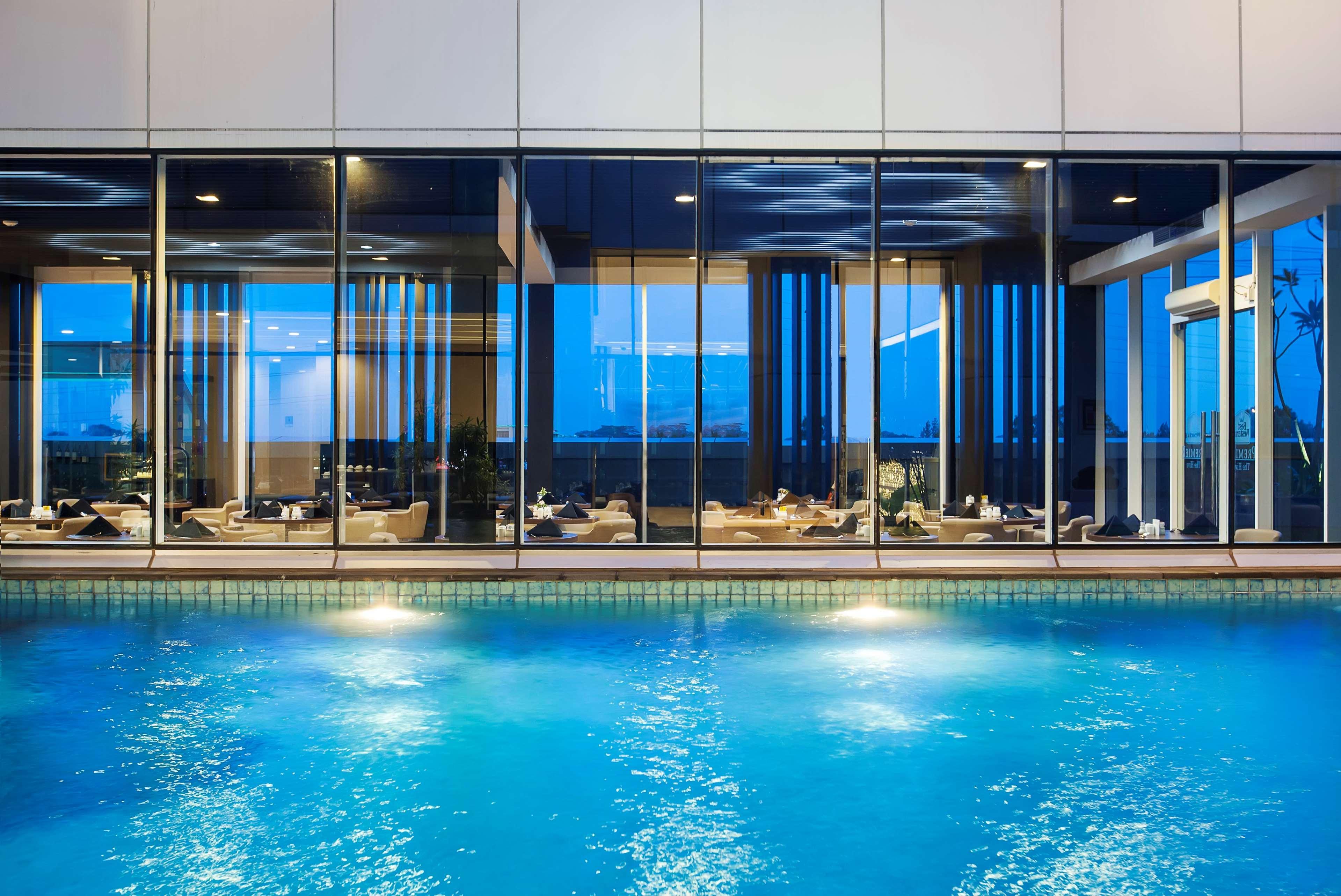 เบสต์ เวสเทิร์น พรีเมียร์ เดอะ ไฮฟ์ Hotel จาการ์ตา ภายนอก รูปภาพ