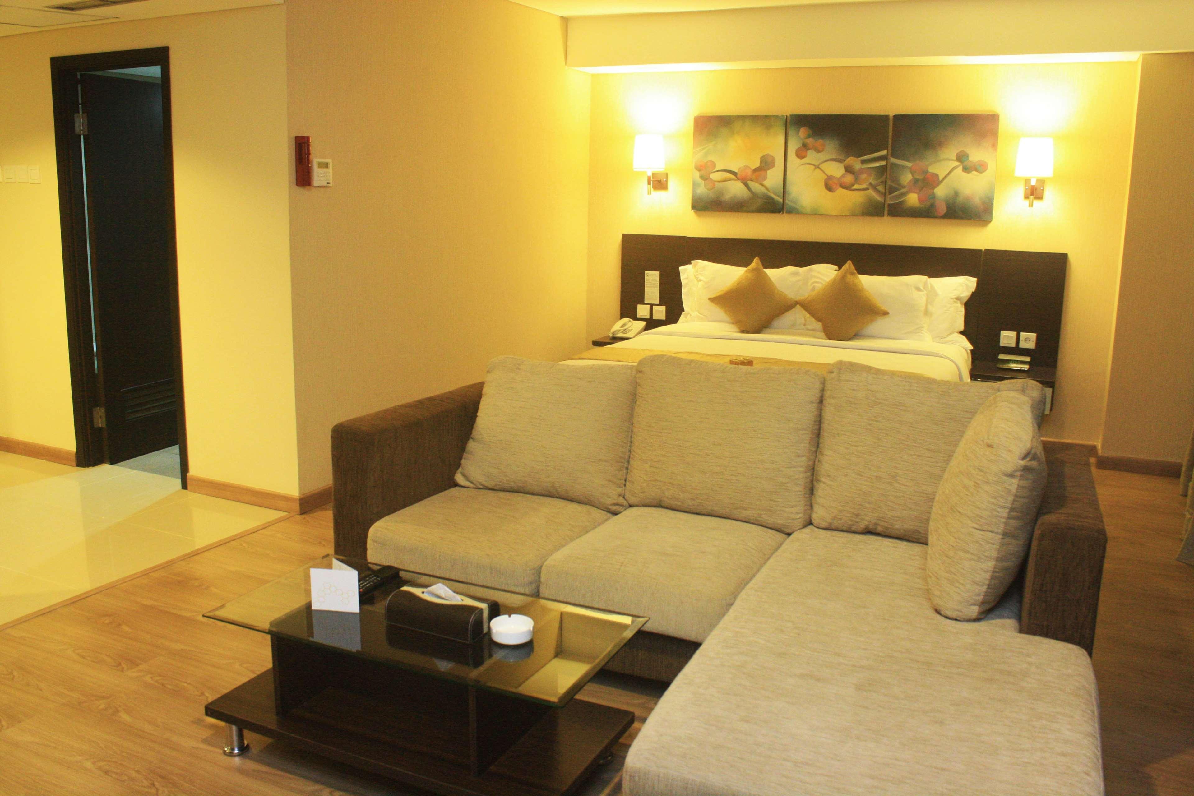 เบสต์ เวสเทิร์น พรีเมียร์ เดอะ ไฮฟ์ Hotel จาการ์ตา ภายนอก รูปภาพ