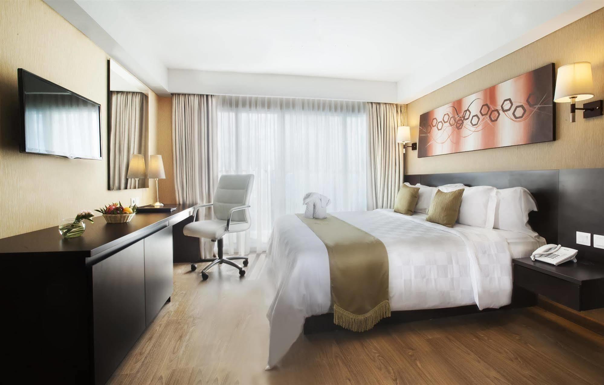 เบสต์ เวสเทิร์น พรีเมียร์ เดอะ ไฮฟ์ Hotel จาการ์ตา ภายนอก รูปภาพ